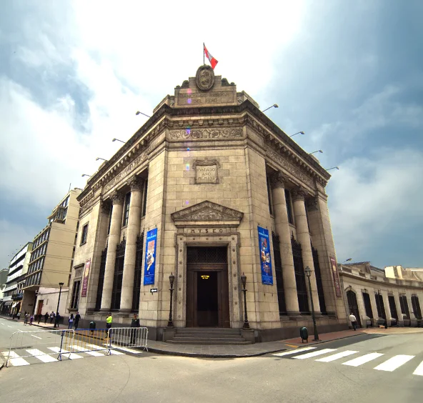 Banco Central de Reserva del Perú, symbolizing a favorable investment climate